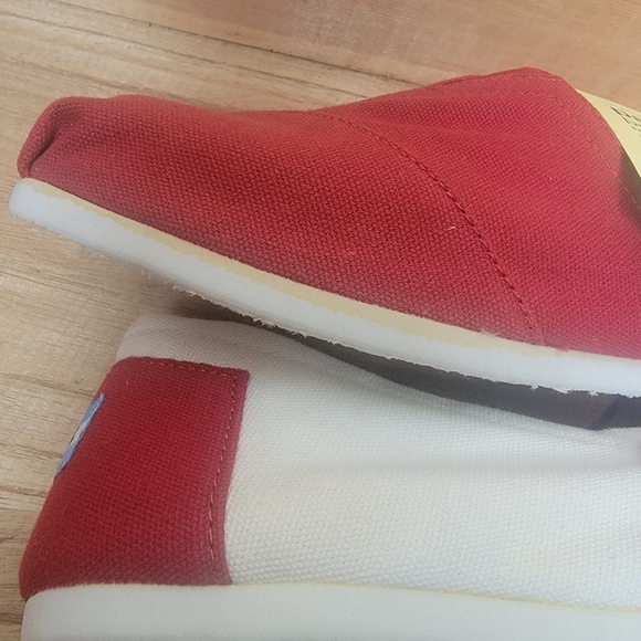 TOMS Classics Slip-On Men's size 10 - Picture 8 of 11